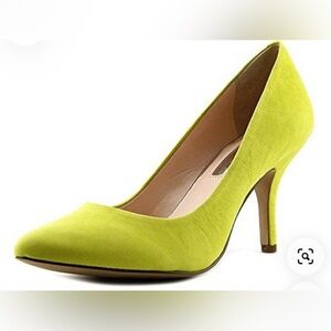 INC ZITAHL MID HEEL PUMP CHARTREUSE